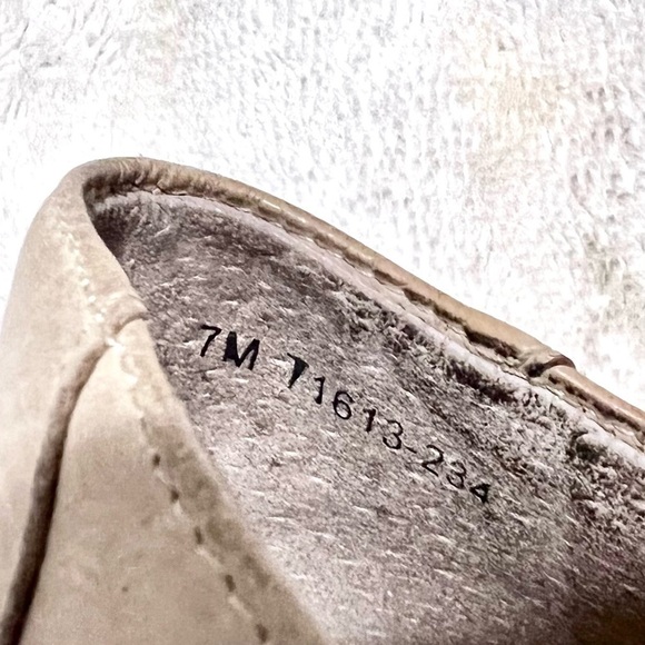 TROTTERS Jenn Laser beige loafers womens size 7 - Picture 9 of 9